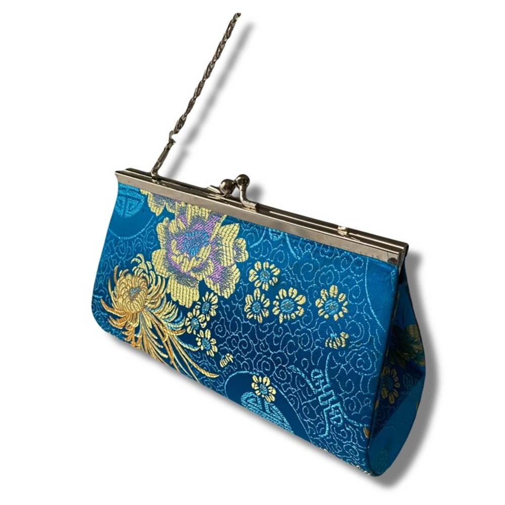 FLORAL CLUTCH
